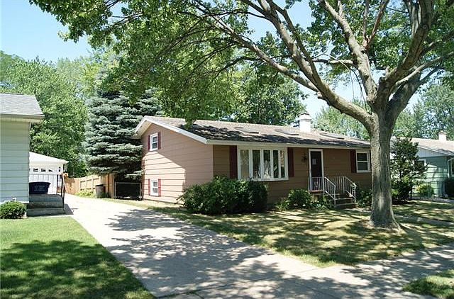 2nd image of 427 Redpath Ave