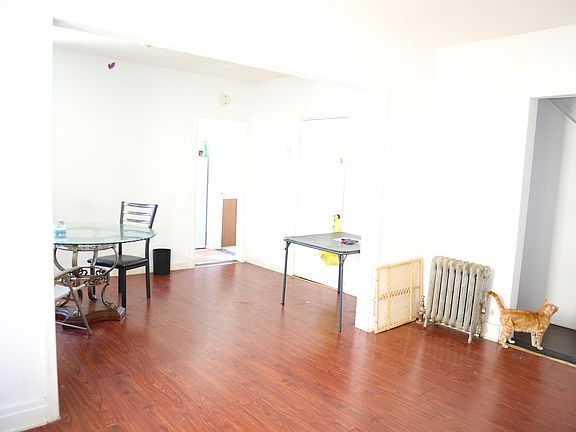 Large living & dining.