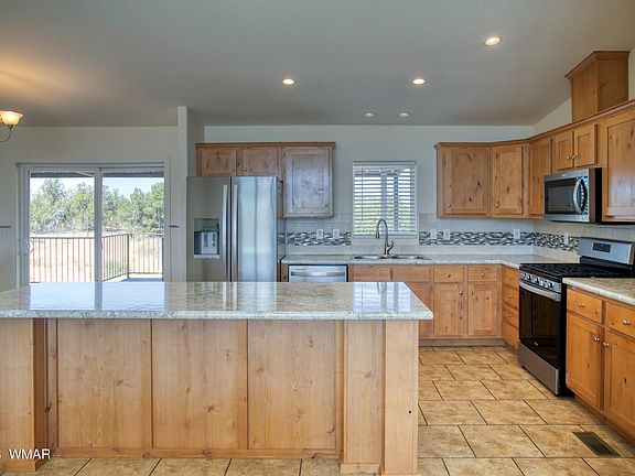 5th image of 3869 Petersen Rd