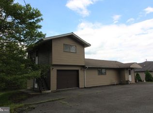 60 Lakeview Dr, Terra Alta, WV 26764