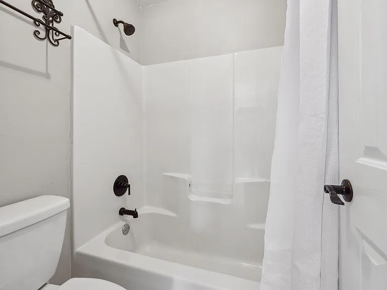 135 Farr Lake Dr — Photo 38