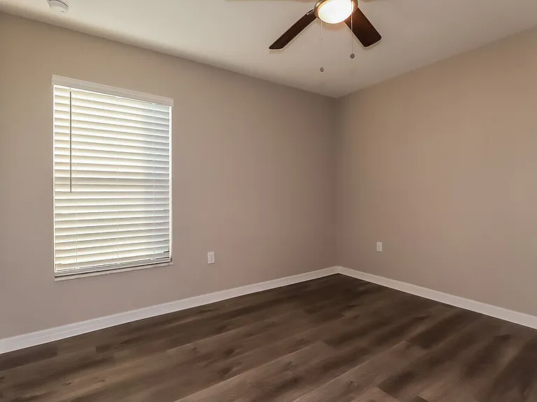 1817 James Towne Ln — Photo 12