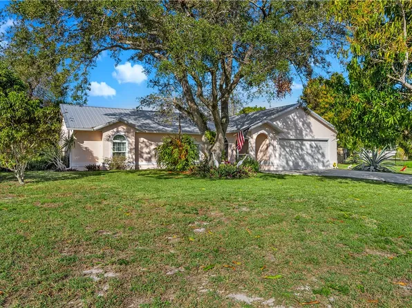 9860 Pine St, Micco, FL 32976