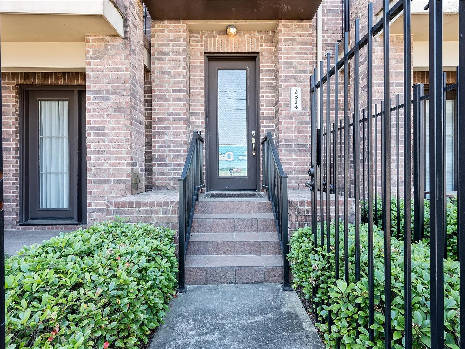 2 bed, 2.5 bath, 1670 sqft, $3,100 — Photo 3