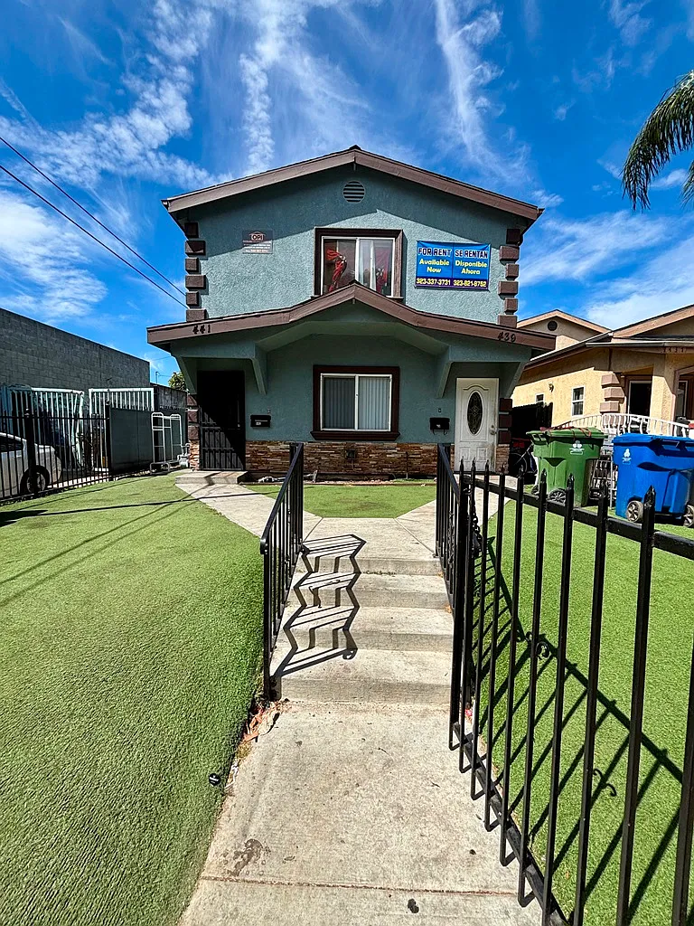 3 bed, 1000 sqft, $3,350 — Photo 1