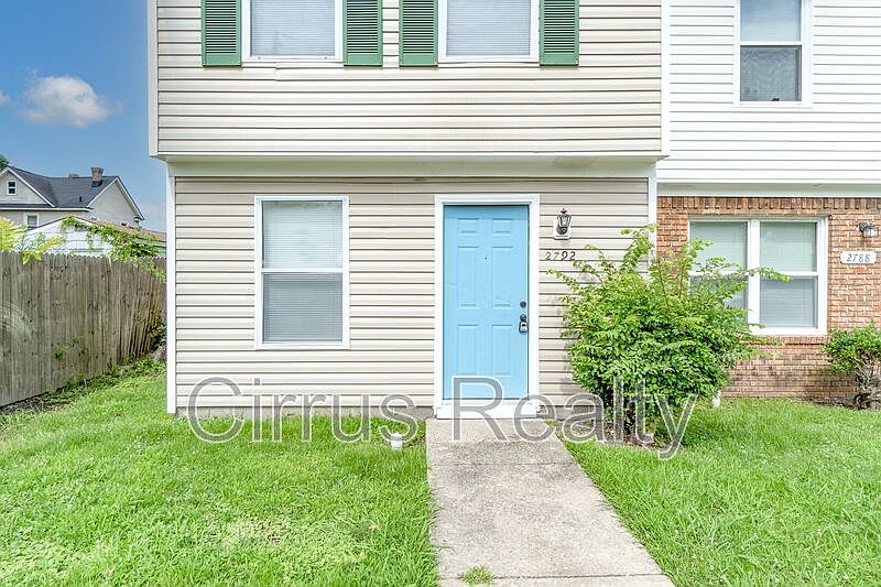 1st image of 2792 Peach St