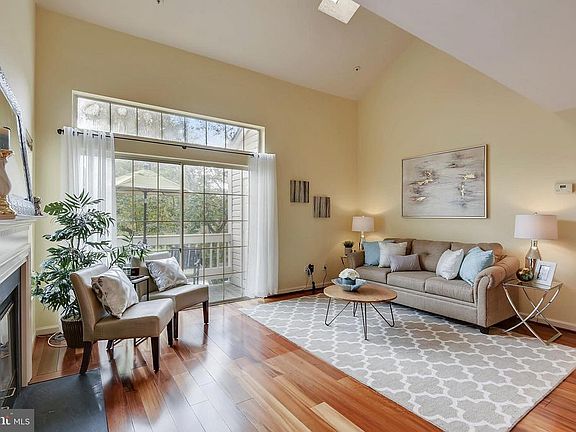 3rd image of 5903 Barbados Pl APT 201