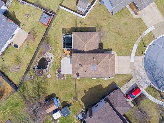 3rd image of 2054 Vantage St