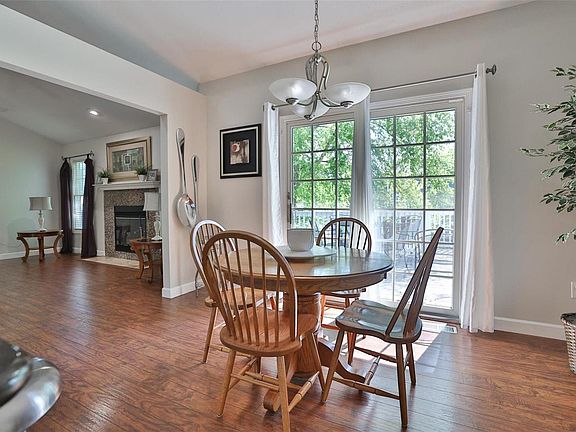 4th image of 31 Amber Ct