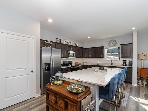 4th image of 3471 Chestnut Park Ln