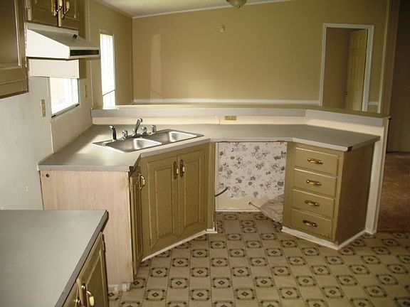 4th image of 1321 Clan Campbell Dr