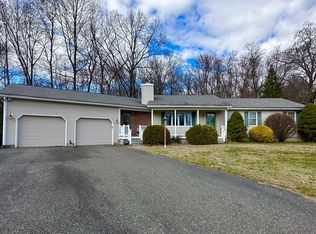 90 Alexander Dr, Agawam, MA 01001