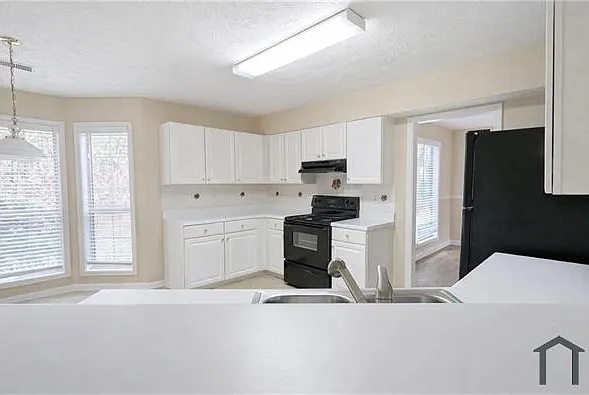 710 Suwanee Lakes Cir — Photo 6