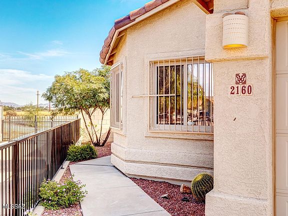 3rd image of 2160 W Painted Sunset Cir