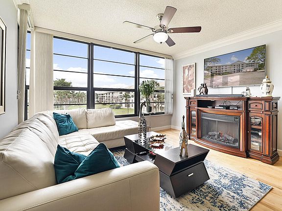4th image of 3526 Whitehall Drive #301