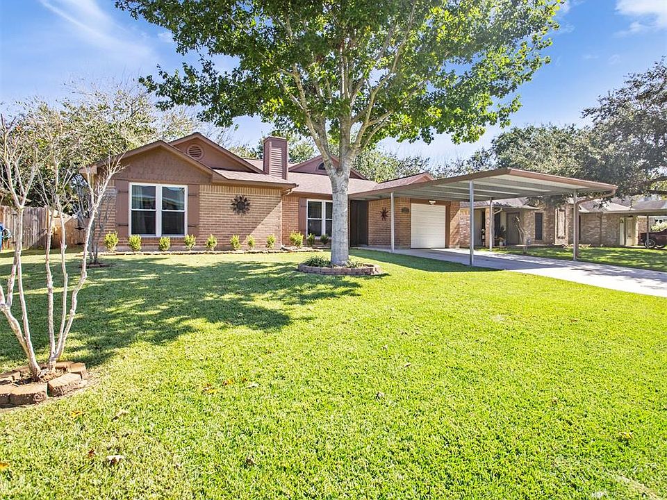 1st image of 2704 Mockingbird Dr