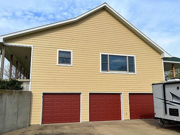 4th image of 306 W Harvest Dr
