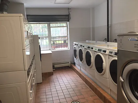 Rented by Manhattan Skyline | media 10