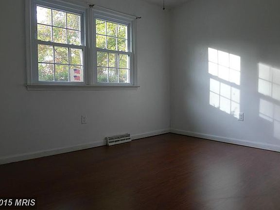4th image of 304 Maden St