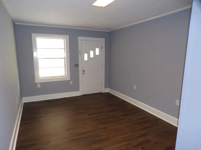 286 White Ave — Photo 5