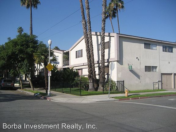 2nd image of 985 N Park Cir APT 6
