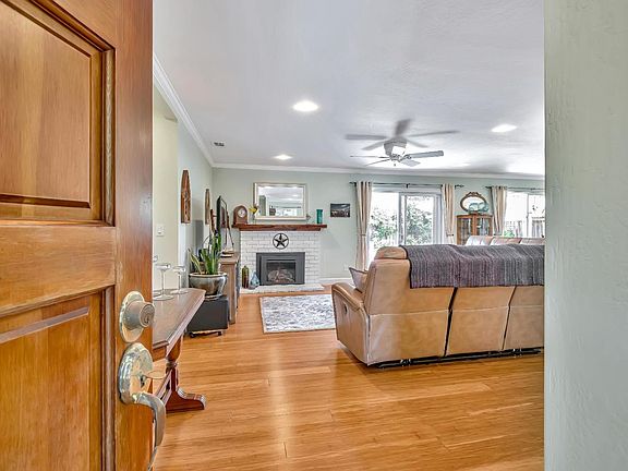 4th image of 2035 Sequoia Dr
