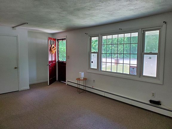4th image of 10 Cherrybrook Ave APT 1