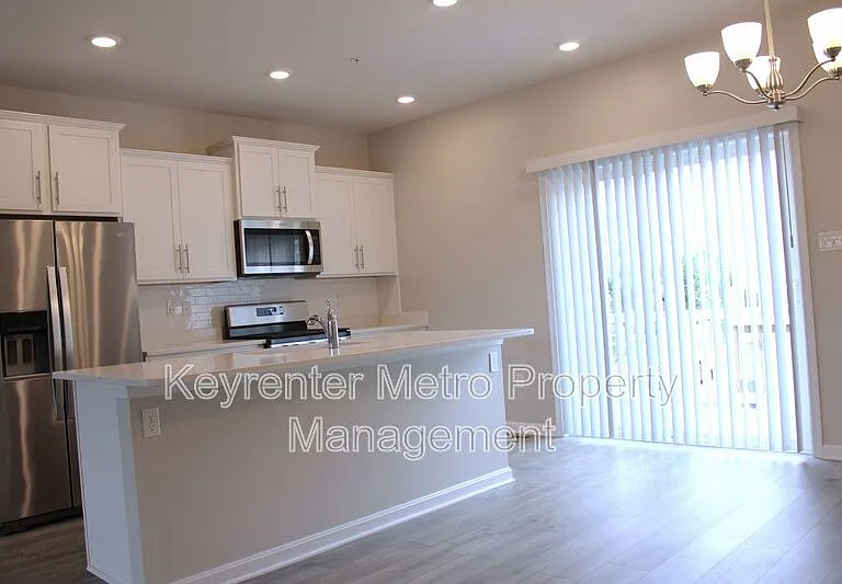 9818 Ruby Lockhart Blvd — Photo 9
