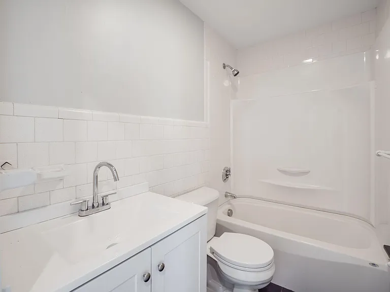 75 Calder St — Photo 4
