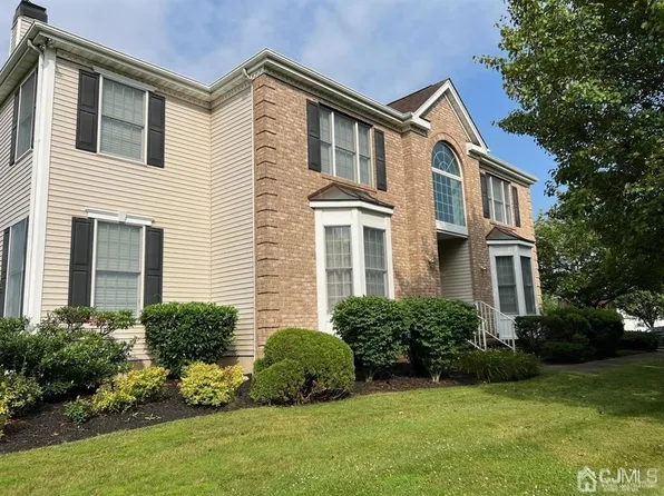 24 Bodine Dr, Cranbury, NJ 08512