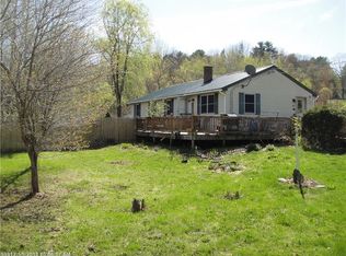 62 High St, Winthrop, ME 04364