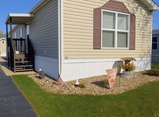 58 Swan Ln, Beecher, IL 60401