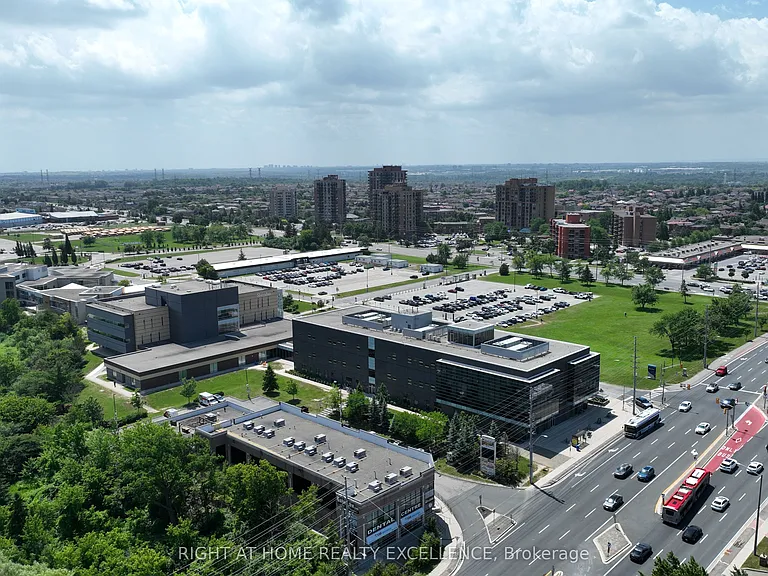10 Banting Cres #UPPER — Photo 36