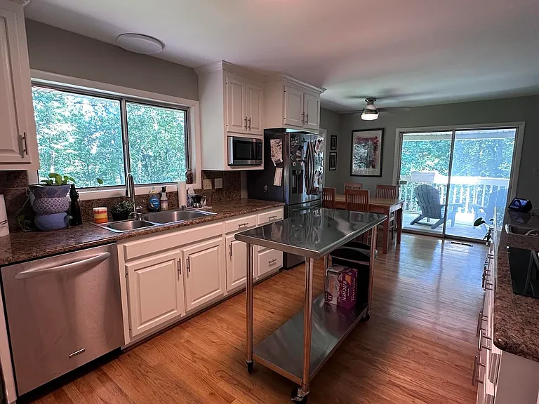 2210 Briarcliff Rd SE — Photo 5