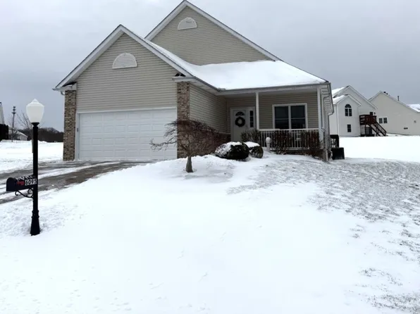 6095 Meadowland Cir #124, Erie, PA 16509