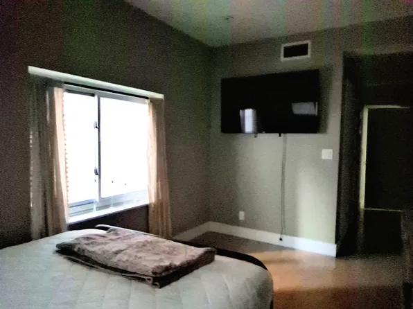 96 Woodpoint Road image 12 of 23