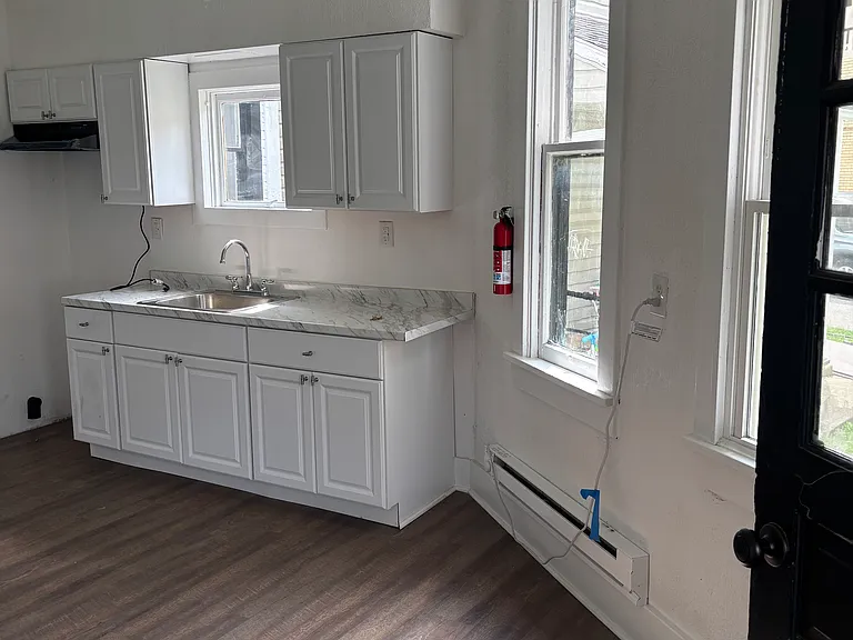 337 Market St #2 — Photo 9