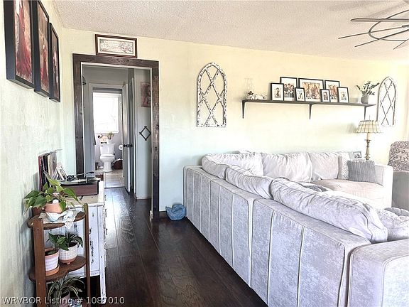 4th image of 2121 Grandview Acres Ln