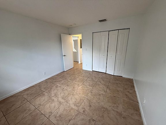 4th image of 1941 NW 14th Ave APT D