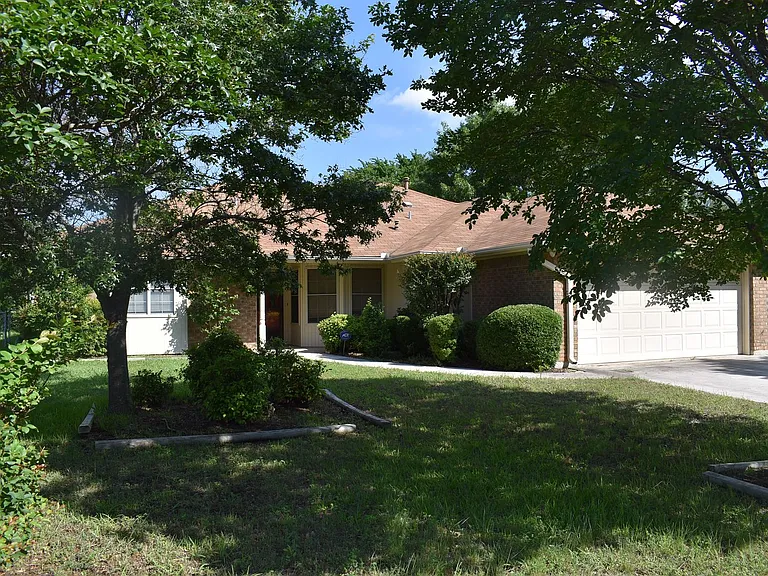 704 Kim Ave — Photo 2