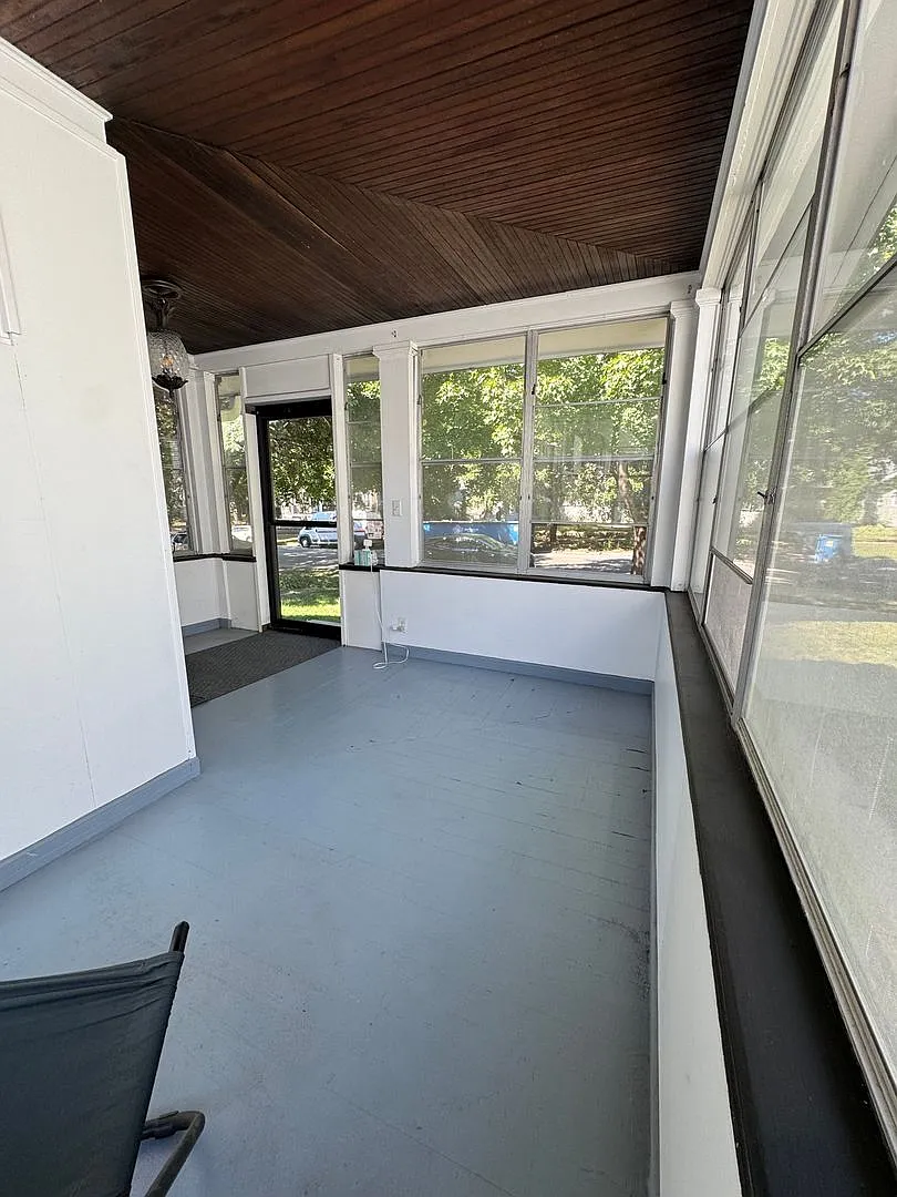 Available Now! Charming 4 Bedroom, 2 Bathroom Home Located in Between Mac-Groveland and Highland ... — Photo 3