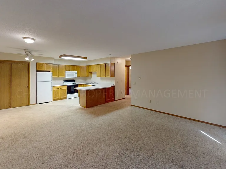 105 & 109 E Cedar St — Photo 9