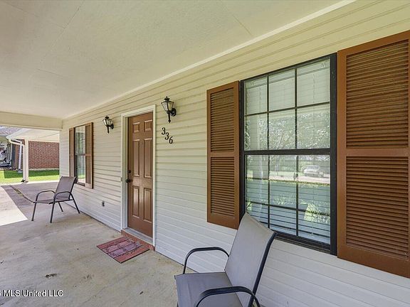 3rd image of 336 Brookwoods Dr