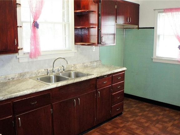 4th image of 1186 Lily St