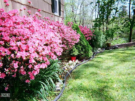 2nd image of 33 E Hills Dr #5