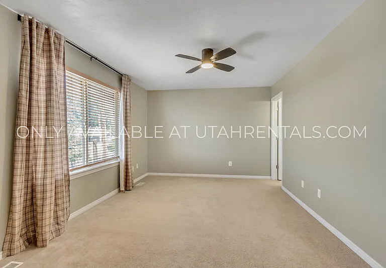 1328 S 1550 E — Photo 9