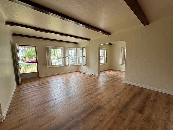 2nd image of 1809 N Laurel Ave