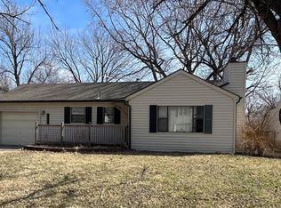 2416 SW Duncan Dr, Topeka, KS 66614