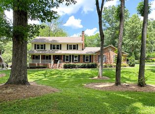 3910 Windwood Cir, Charlotte, NC 28226