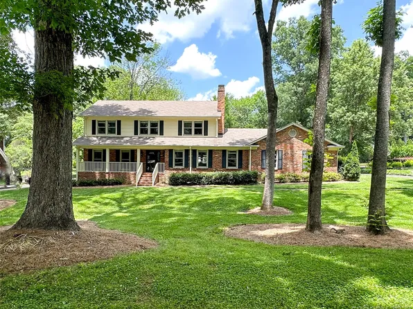 3910 Windwood Cir, Charlotte, NC 28226